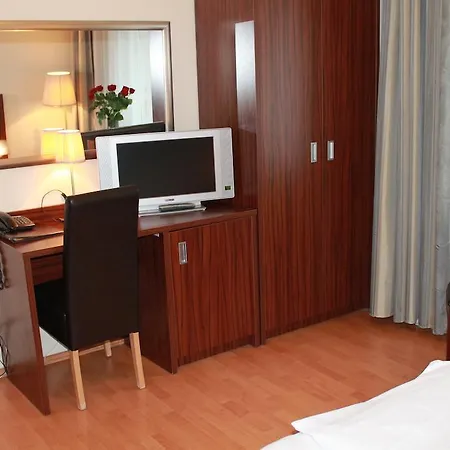 シティ メルカトル 3* フランクフルト